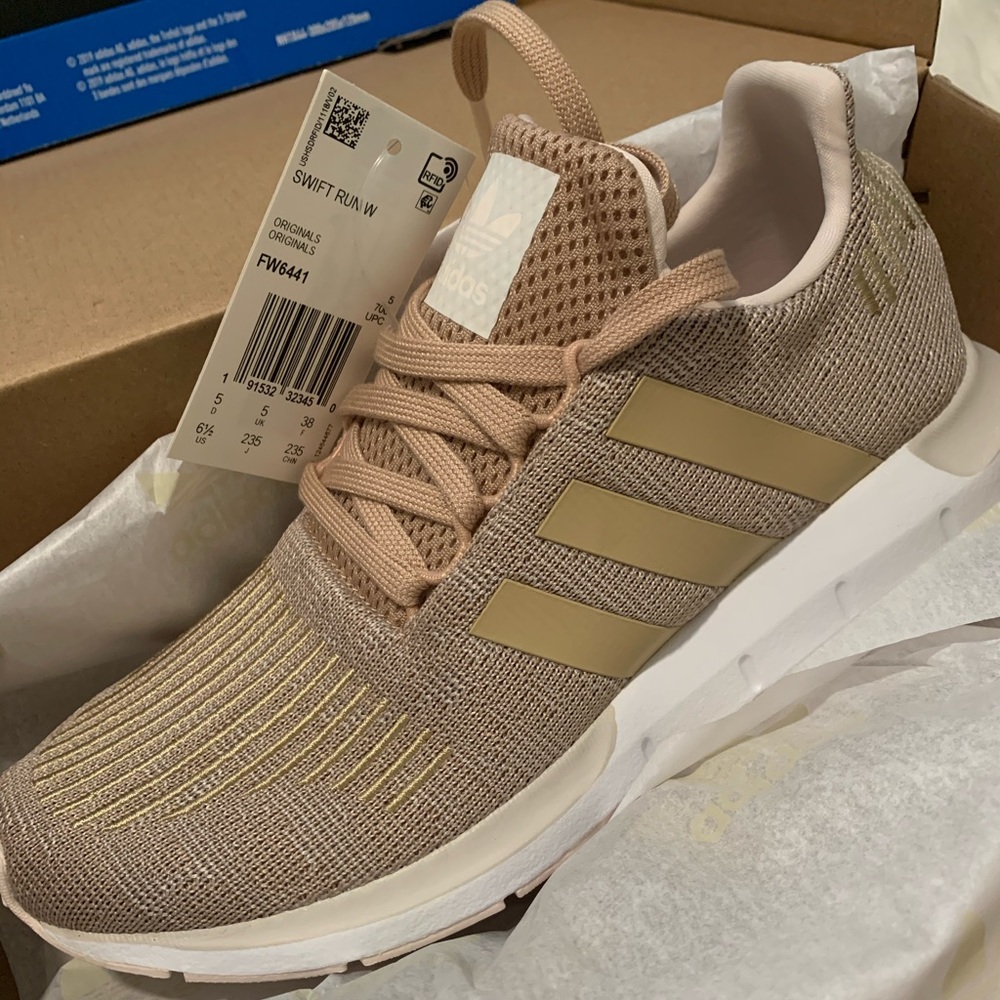 Adidas Women’s Swift Run (NWT, BRAND NEW)